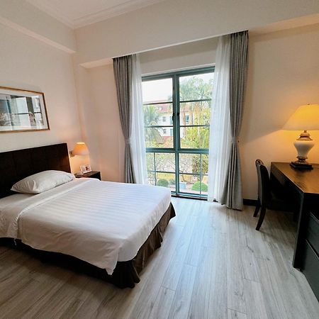 Diamond Westlake Suites Hanoi Exterior photo